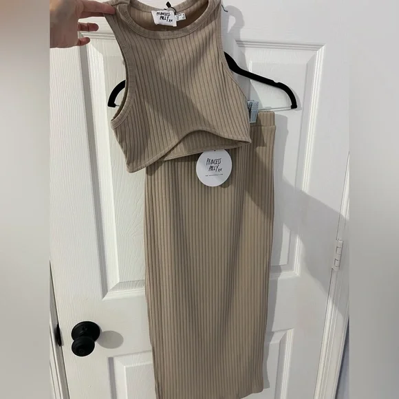 Princess Polly Ellie Skirt Set in Beige- Size 2- NWT - Picture 7 of 7